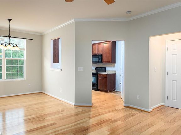 5th image of 2674 Hartfield Commons Ln
