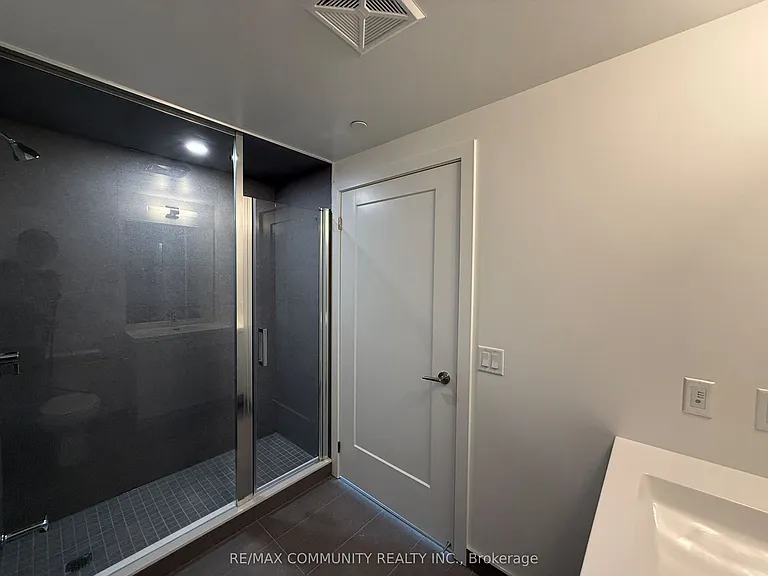 2545 Simcoe St N #2611 — Photo 16