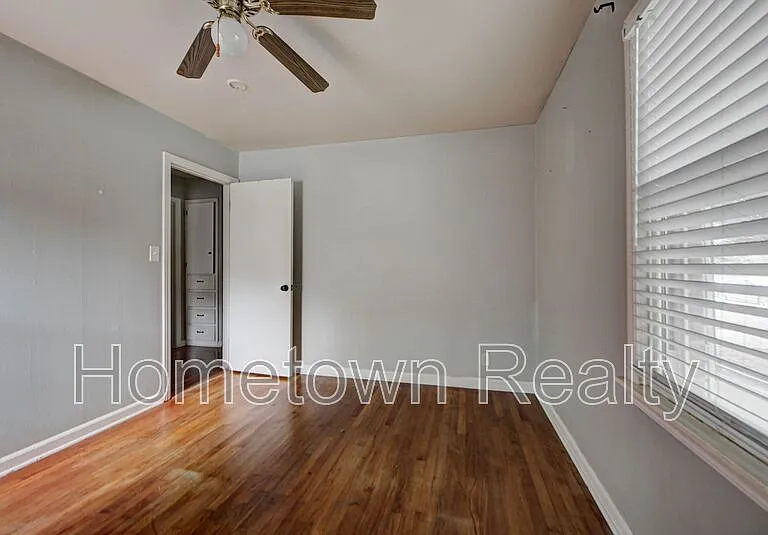 2204 Downing St — Photo 15