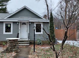 12 Dunham Rd, West Milford, NJ 07421