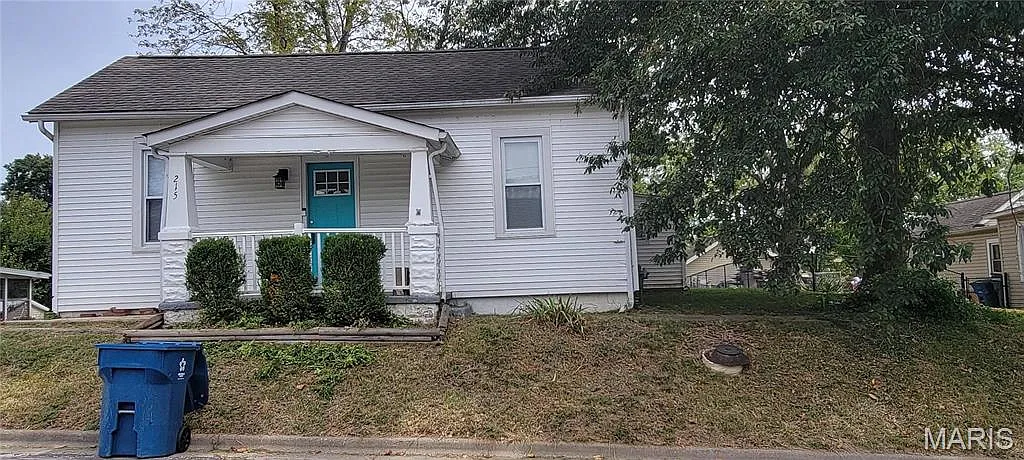 215 Summit Ave photo 1