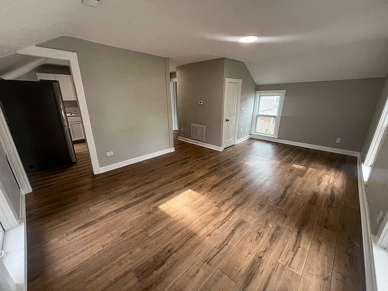 1411 Western Ave #2 — Photo 4
