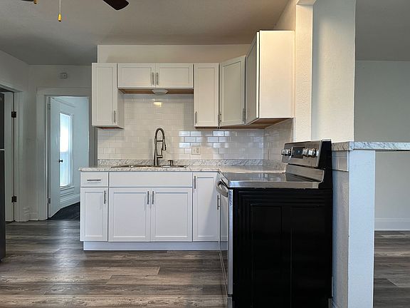 3rd image of 336 W Mamie Eisenhower Ave