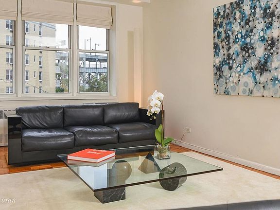2nd image of 2530 Independence Ave APT 1J