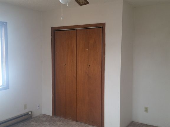 4th image of 9 13th Ave W