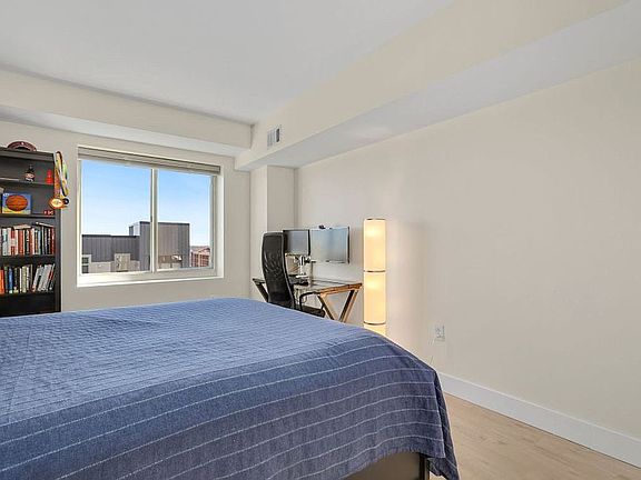 5th image of 1 Cityview Ln Unit 613
