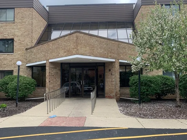 5600 Astor Ln APT 319, Rolling Meadows, IL 60008