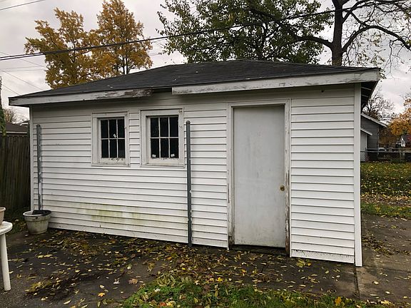 5th image of 1332 E Donald St