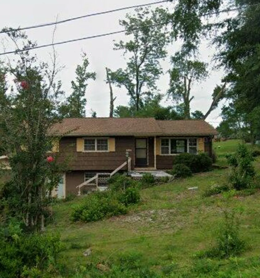 2958 W Manor Dr — Photo 2
