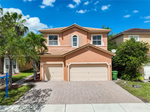 2215 Portofino Ave, Homestead, FL 33033