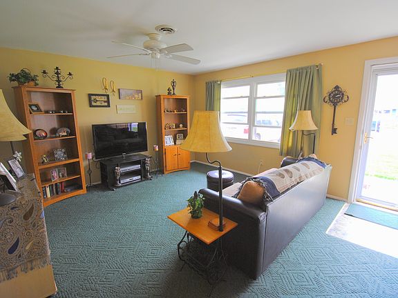 5th image of 501 Prince Charles Ave