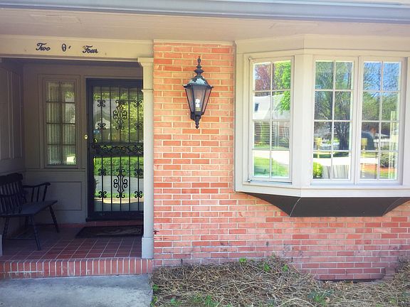 3rd image of 204 Hobbs St