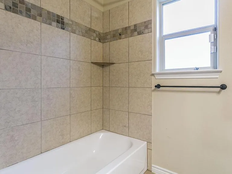 1200 Vanguard Ln — Photo 16