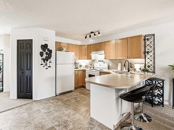 4th image of 5220 50a Ave #1205