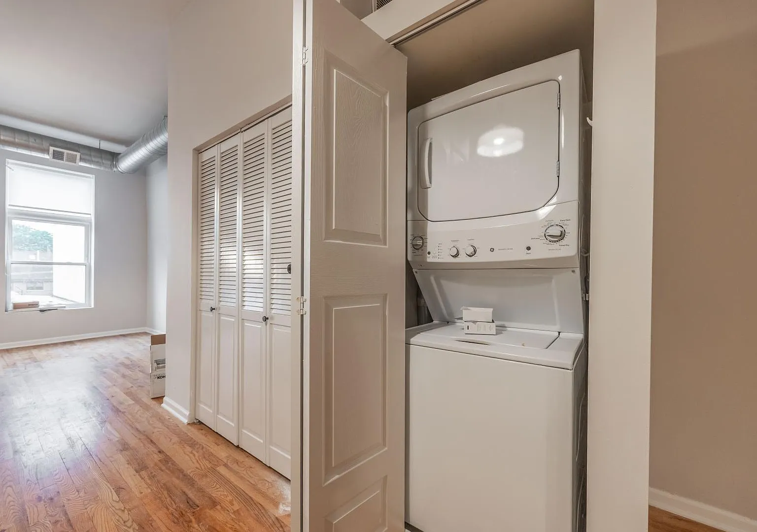 2 bed, 1100 sqft, $3,200 — Photo 4