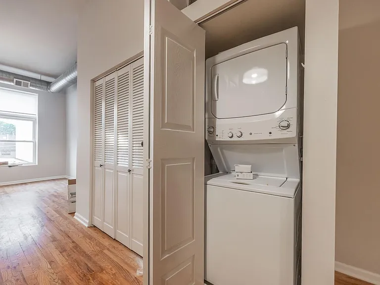 1534 N Milwaukee Ave #2F — Photo 11