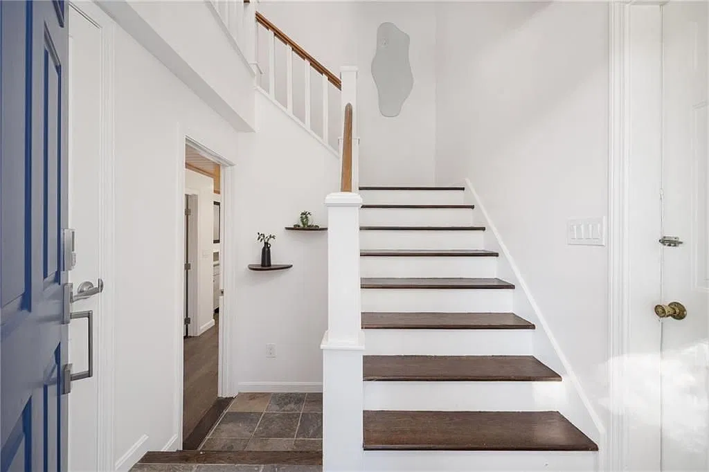 3 bed, 3.0 bath, 2589 sqft, $5,000 — Photo 4
