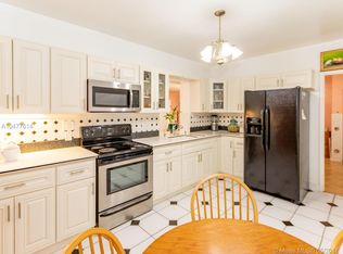 1800 Acapulco Dr, Miramar, FL 33023