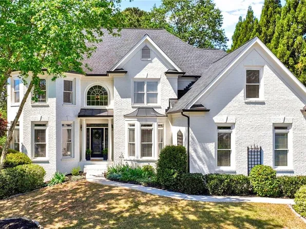 2461 Floral Valley Dr, Dacula, GA 30019