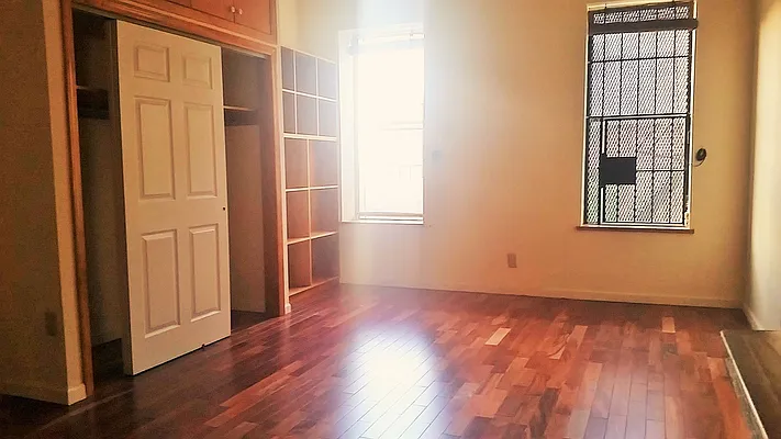 Rented by Remax Real Estate Professionals | media 32