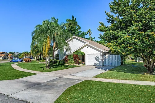 22525 Swordfish Dr Photo 1