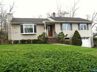 41 Forest St, Park Ridge, NJ 07656