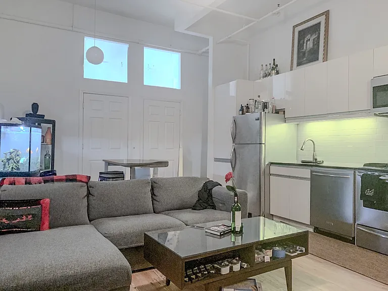44 Berry St #3I — Photo 1