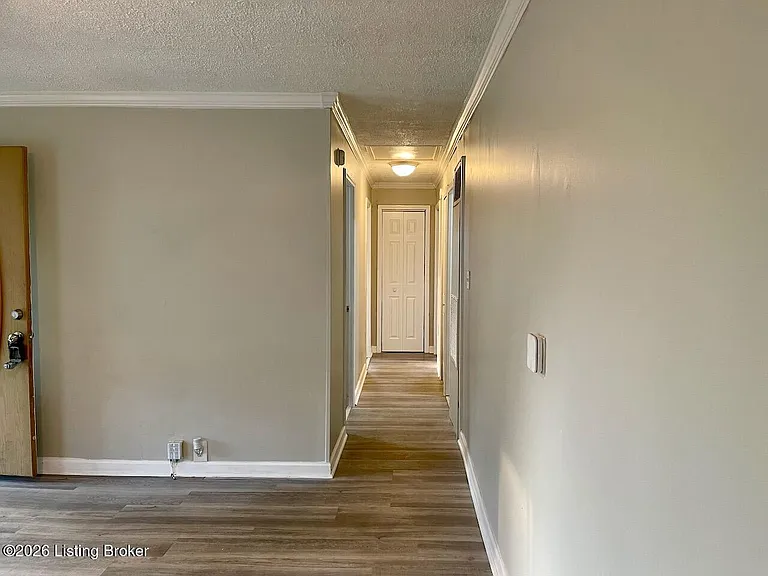 9207 Fenmore Ave — Photo 12
