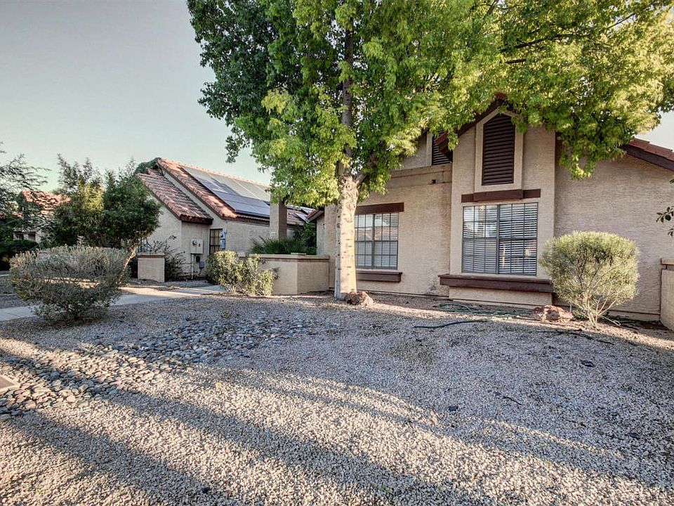 1st image of 1913 E Velvet Dr