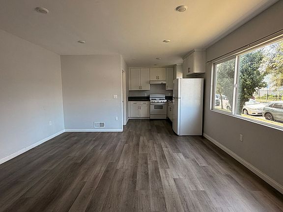 2nd image of 3920 Hillcrest Dr #3922-A