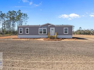 735 Hires Rd, Jesup, GA 31545