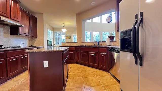 7908 Menler Dr — Photo 5