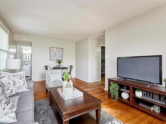4th image of 3763 Wright Ave