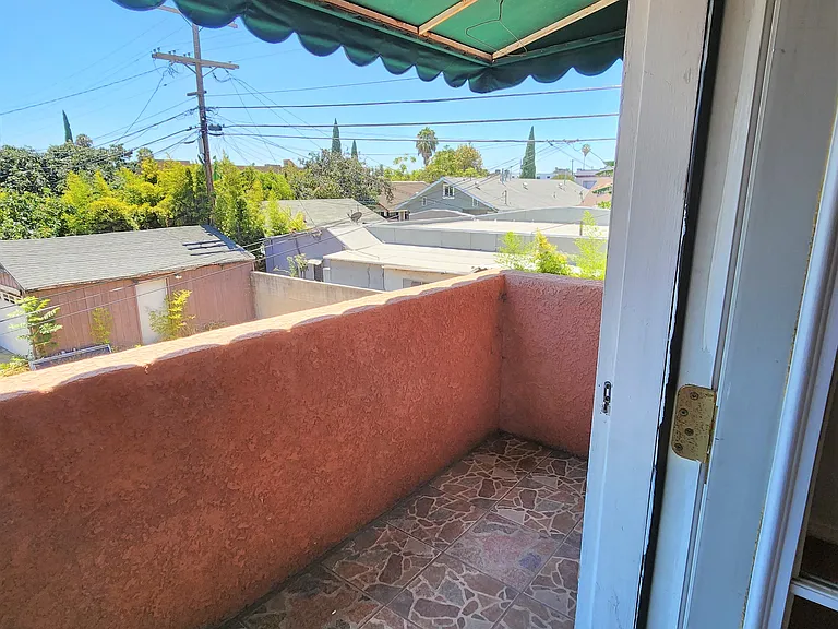 1647 S Van Ness Ave — Photo 7