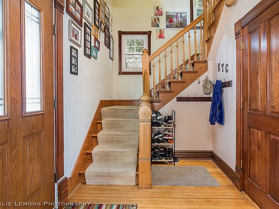 3rd image of 4921 Saratoga Ave