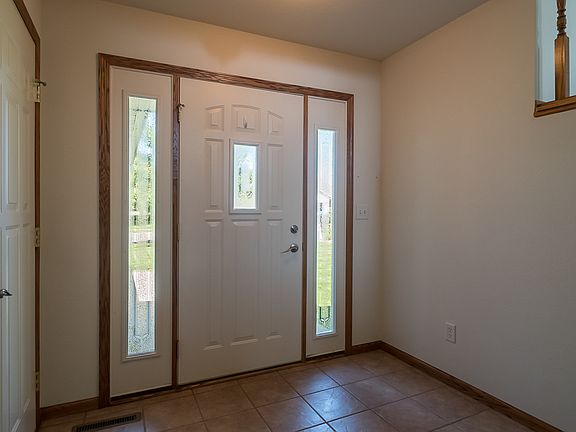 3rd image of 312 Cole Ct