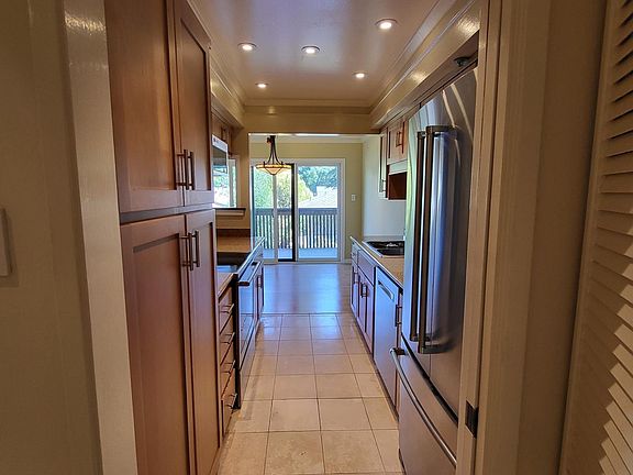 2nd image of 320 Palo Alto Ave