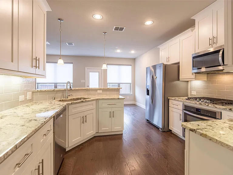 3073 Galveston St — Photo 8