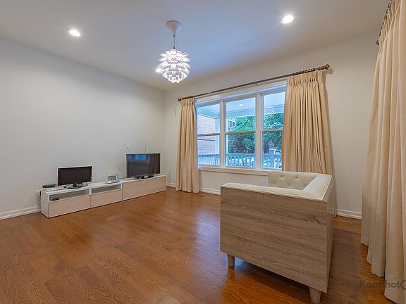 4th image of 4624 N Winchester Ave