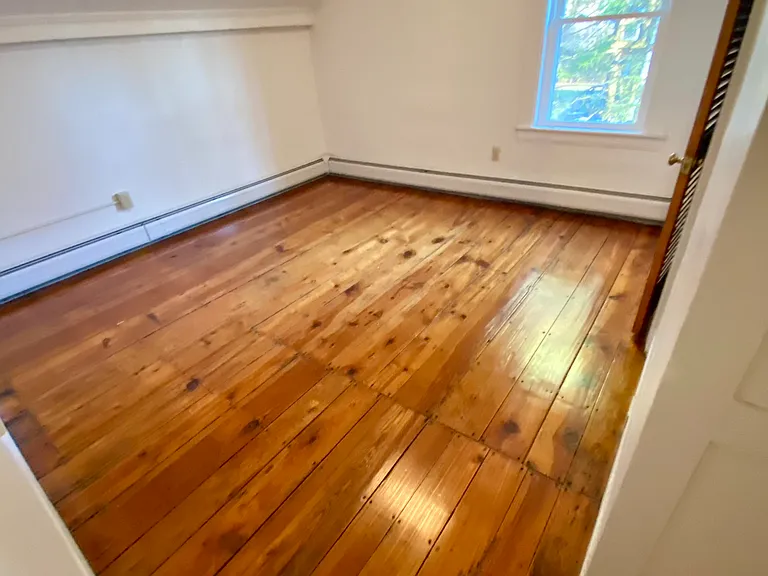 44 Emerald Pl — Photo 9