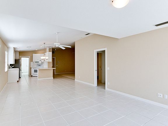 4th image of 7611 Pesaro Dr