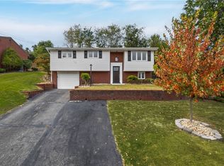 302 Howe Dr, McKeesport, PA 15132