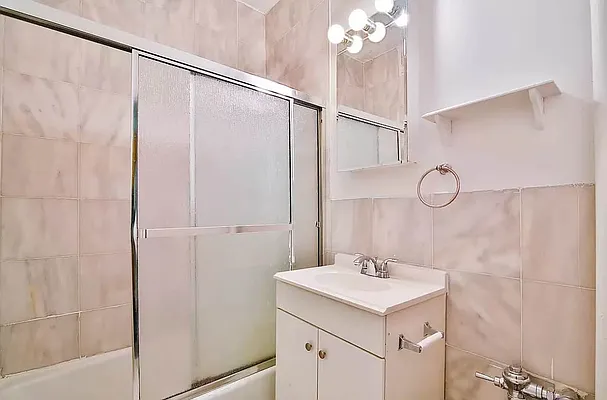 Rented by MOTION New York | media 10