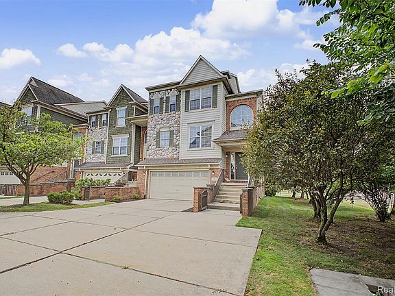 2nd image of 9 Lyons Ct