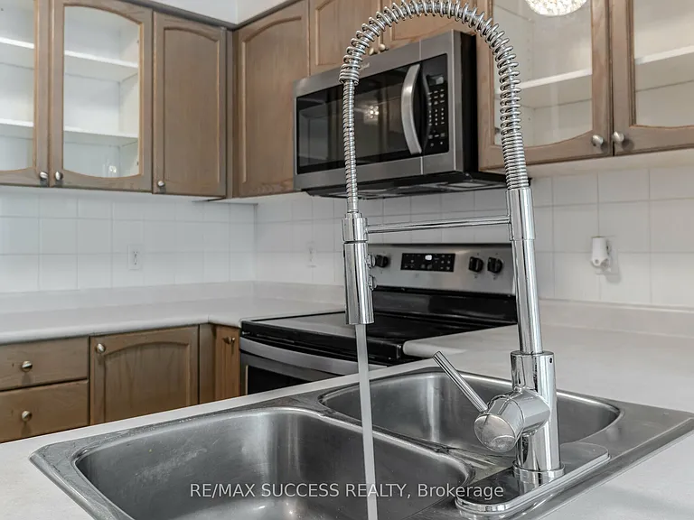 11 Michael Power Pl #Penthouse 14 — Photo 6