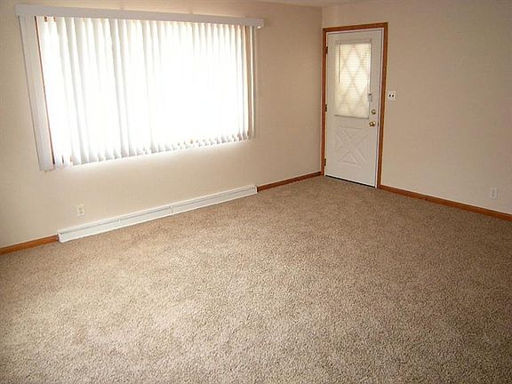 5th image of 557 Magie Ave