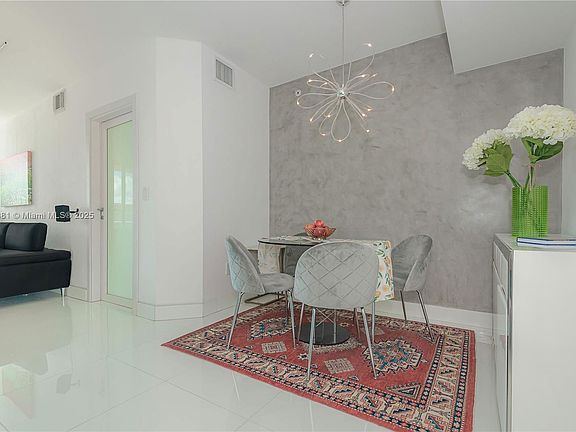 3rd image of 2000 N Bayshore Dr APT 617