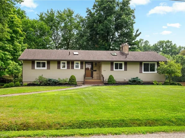 331 Mark Dr, Tallmadge, OH 44278