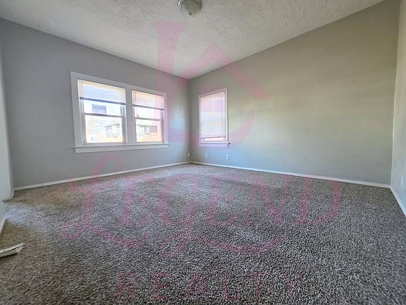 4th image of 9116 Delphine Ave