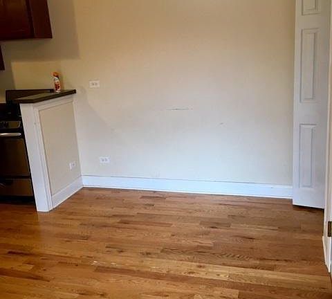 5th image of 815 W Cornelia Ave #A211